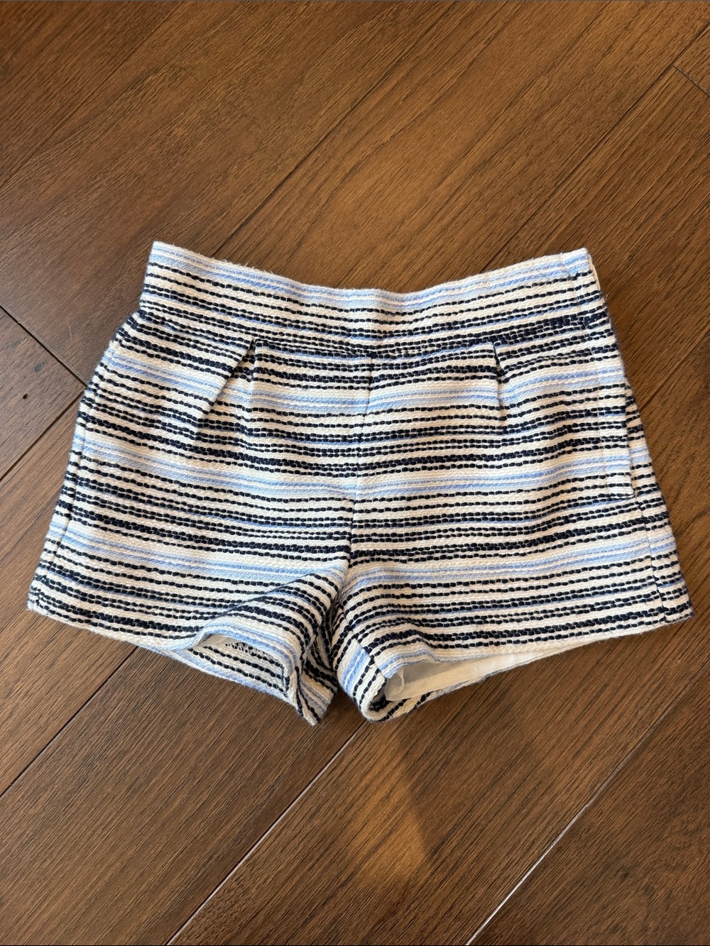 Janie and Jack Girls Blue and White Striped Shorts Size 5 - C36-042
